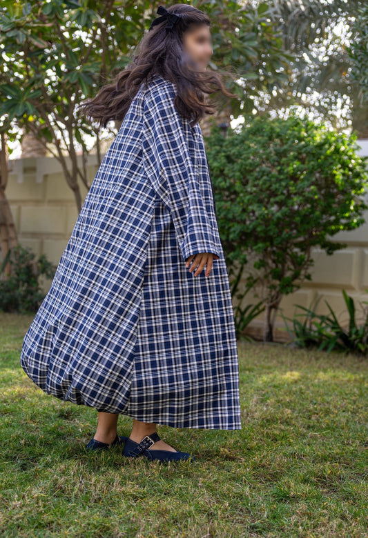 Model 5 | CHECKERED BESHT - DRESS DANTEL - BLACK