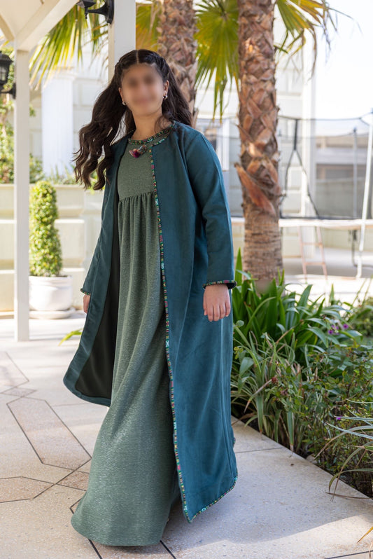 Model 6 | Suede Bisht - GREEN